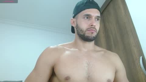 Snapshot of noah_jhonsonn chatting on October 2, 2:16 pm Noah online show from October 2, 2:16 pm