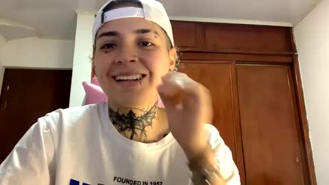 noah hehim    online show from January 23, 11:05 pm