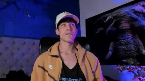 Noah NEW INDEPENDENT ACCOUNT online show from April 28, 8:40 am