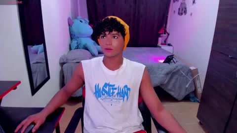 Snapshot of noah_smith04 chatting on October 9, 3:17 pm noah_smith04 online show from October 9, 3:17 pm