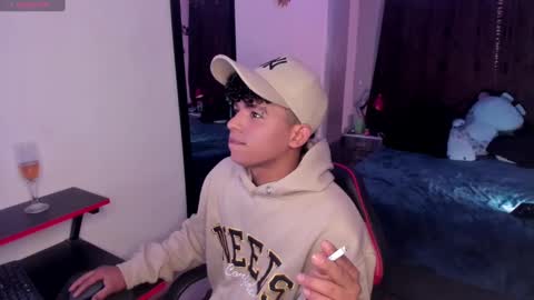Snapshot of noah_smith04 chatting on September 15, 11:06 pm noah_smith04 online show from September 15, 11:06 pm