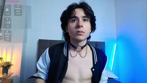 noah_starks online show from May 12, 8:18 pm