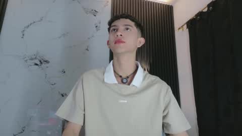 noah tyler  online show from May 6, 11:49 am