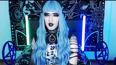 caroline online show from February 5, 8:32 am