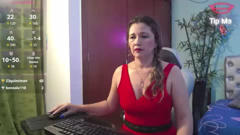 noelia_milfs online show from June 22, 3:01 am