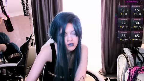 Snapshot of noellegothicshadow chatting on October 2, 10:30 pm Elly online show from October 2, 10:30 pm