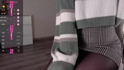 noelleneptune online show from September 15, 12:28 pm