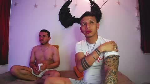 noha_and_iam1 online show from April 29, 12:32 pm