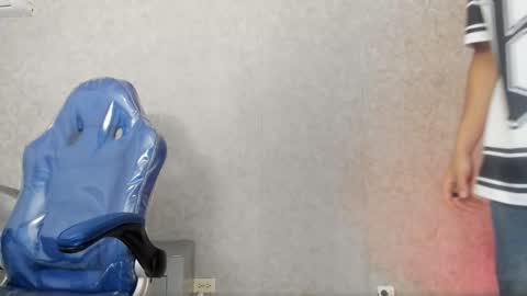     online show from March 8, 12:31 pm