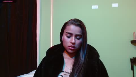 Noha Thomson online show from February 1, 11:37 pm