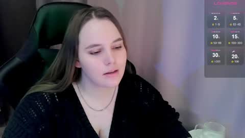 noir_ember_ online show from May 4, 5:52 pm