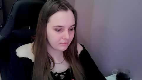 noir_ember_ online show from March 5, 4:27 pm