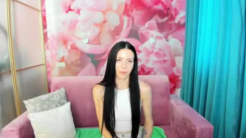 NoirDiva online show from July 2, 6:07 am