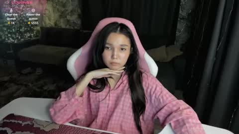 nomi online show from January 18, 7:01 pm