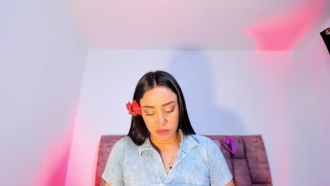 Nora Da Silva online show from June 19, 3:01 am