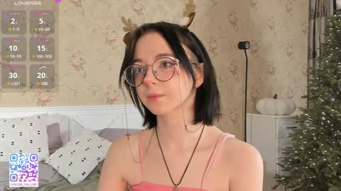 Snapshot of nora_failure chatting on December 24, 9:39 am Nora Failure online show from December 24, 9:39 am
