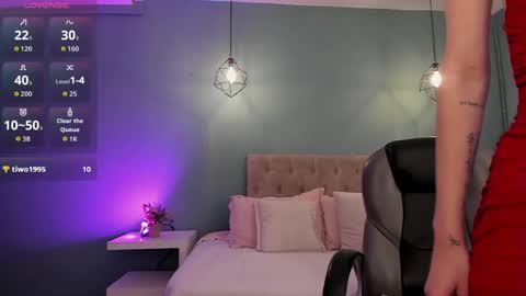 Nora online show from April 22, 9:33 pm