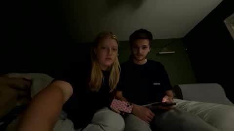 novaandjett online show from March 17, 4:06 am