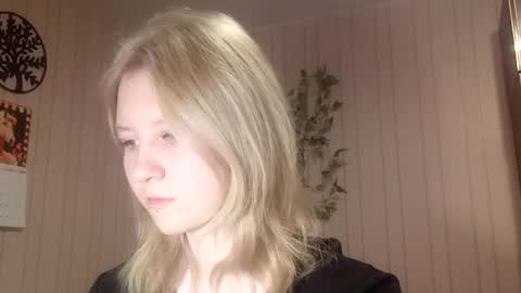 Sari  It is my first day  online show from March 12, 4:00 pm