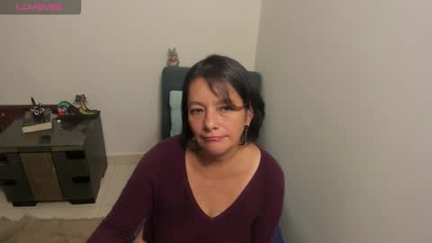 nuit_rose online show from November 22, 3:27 am