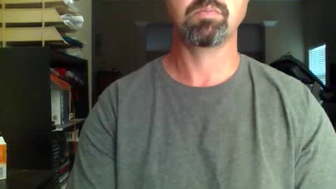 nvrenuff1979 online show from May 15, 11:29 am