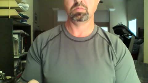 nvrenuff1979 online show from March 2, 12:34 pm