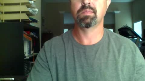 nvrenuff1979 online show from May 21, 11:39 am