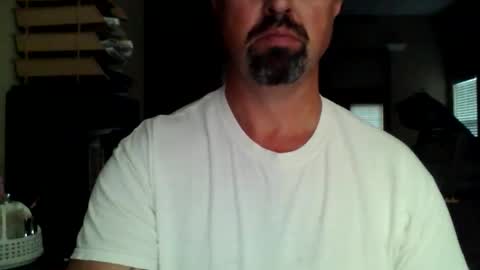 nvrenuff1979 online show from November 25, 12:15 pm