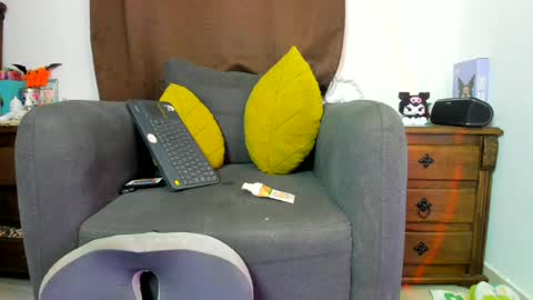 Nia online show from August 6, 1:14 am