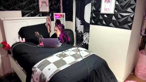 nymphomaticbaby online show from December 16, 1:46 am