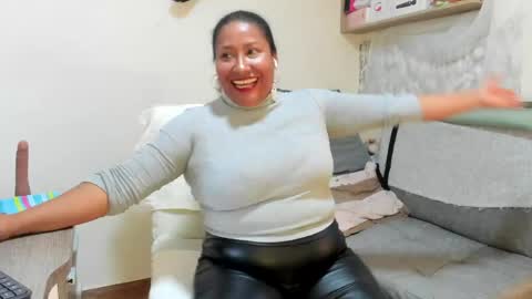 nyomi browm online show from May 2, 3:07 pm