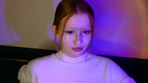 nyra_thira online show from December 14, 1:45 am