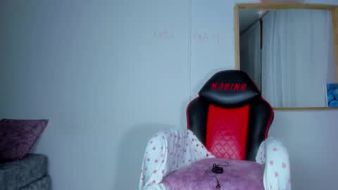 Laura nyu online show from December 19, 12:50 am