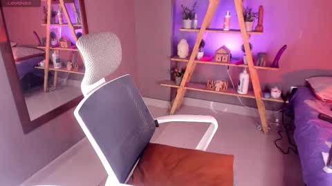 Nyx online show from October 14, 8:45 pm