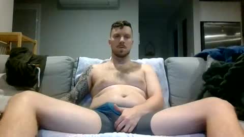 nzkiwiguy92 online show from May 7, 6:58 pm
