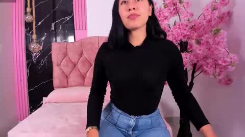 MAILY  online show from November 5, 4:20 pm