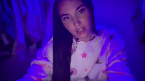 Snapshot of oceanxalara22_xo chatting on October 20, 2:38 am A L A R A  online show from October 20, 2:38 am