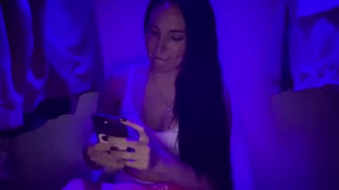 Snapshot of oceanxalara22_xo chatting on September 24, 2:18 am A L A R A  online show from September 24, 2:18 am