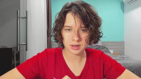 Evie online show from December 16, 11:44 am