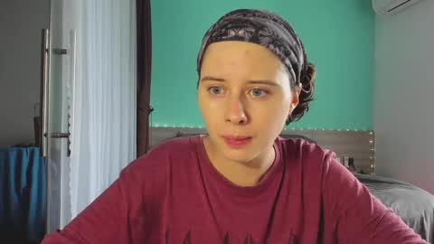 Evie online show from December 23, 8:11 am