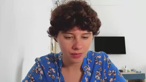 Evie online show from February 7, 7:22 am