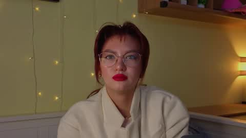 Mona online show from March 5, 8:29 pm