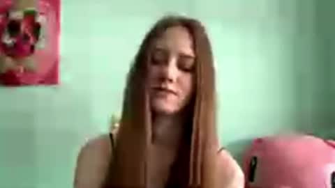 Mia online show from March 17, 9:03 am