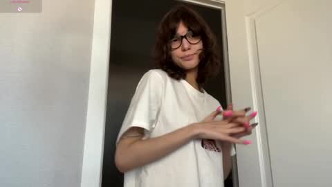 Thea online show from May 1, 4:39 am