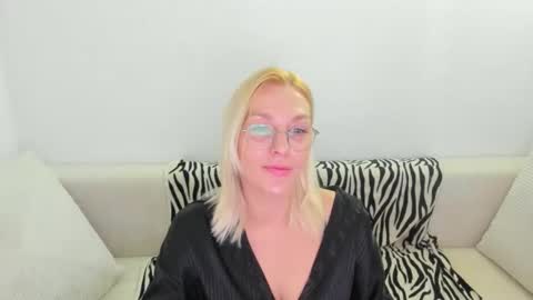 oeigesmik online show from April 25, 10:39 am