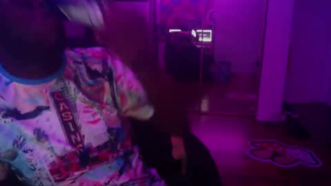 Snapshot of officialmoneyxxx chatting on December 10, 8:08 am Money online show from December 10, 8:08 am