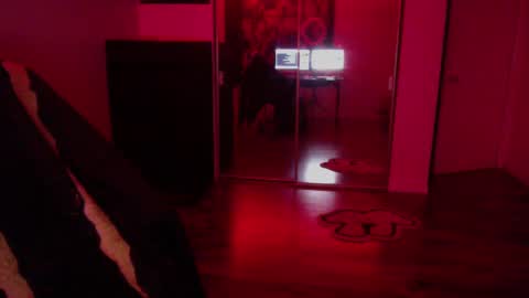 Snapshot of officialmoneyxxx chatting on October 9, 11:26 am Money online show from October 9, 11:26 am