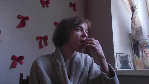 Felix online show from February 1, 11:51 am