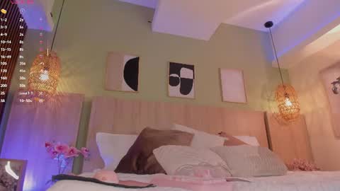 Holly online show from June 25, 11:26 am