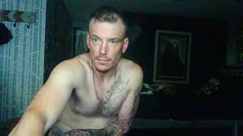 who dares  toss me some  tips lets have fun online show from September 27, 10:57 am